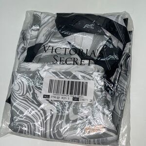 🔥 Victoria secret  capri legging   women’s sz small New